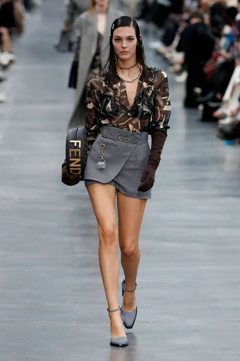 Fendi Ready To Wear, Fendi Outfit, Fendi Runway, Vittoria Ceretti, Poker Face, Fresh Outfits, Fashion Runway, Ready To Wear Collection, Summer Fits