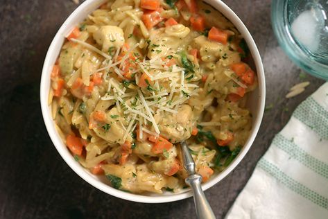 Creamy One-Pot Chicken, Carrot and Spinach Orzo Creamy Chicken Orzo With Spinach, Carrot Chicken, One Pot Orzo, Spinach Orzo, Orzo Dishes, Orzo Recipes, One Pot Chicken, Spinach Stuffed Chicken, Cooked Vegetables