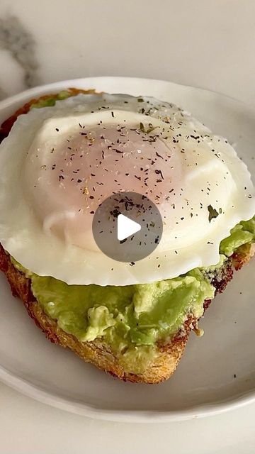 Shani Henschel on Instagram: "Life-changing Poached Egg Hack!

A pan of boiling water
A metal sieve
1 egg

That’s it. Your breakfast game is forever changed.

#PoachedEggPerfection #EggHackMagic #BrunchTimeJoy #EggcellentHack #FoodieInnovation #EggInspiration #CookingHacks #KitchenCreativity #EggcellentIdeas #PoachedEggMasterpiece #recipes #food #foodie #thebakefeed #foodstagram  #delicious #easyrecipe #recipeoftheday  #food52community #thefeedfeed #food52 #thekitchn #f52community" Egg Hacks, Perfect Poached Eggs, Brunch Drinks, Brunch Time, Breakfast Buffet, Poached Eggs, Looks Yummy, Breakfast Brunch Recipes, Food 52