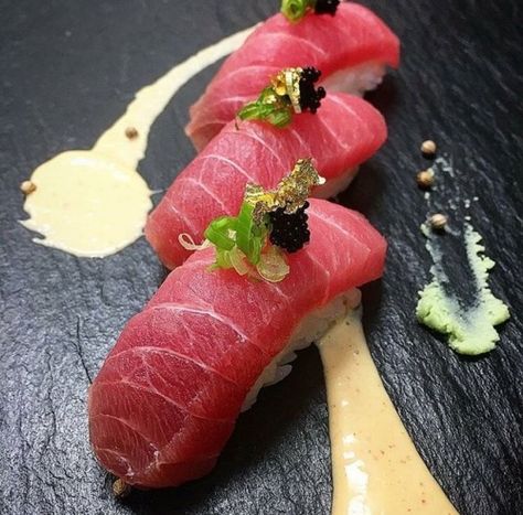 Chu-Toro Nigiri. Photo by @tonydecuisine. Poke Sushi, Sushi Menu, Sushi Love, Nigiri Sushi, Sushi Design, Japan Food, Eating Raw, Own Home, Food Plating