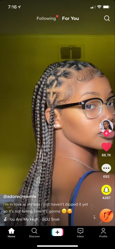 Rubber Band Hairstyle With Box Braids, Rubber Band And Knotless Braids, Rubber Band Knotless Braids Hairstyles, Rubber Band Style With Box Braids, Braids And Rubber Bands, Fulani Rubber Band Braids, Baddie Hairstyles Box Braids, Rubber Band Loc Hairstyles, Braided Hairstyles Rubber Bands