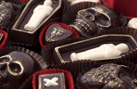 The Spooky Vegan: Conjure Up the Fatally Yours Gourmet Chocolate Box for Valentine's Day Valentines Day Jokes, Halloween Sweets, Vegan Bakery, Happy Belly, Vegan Milk, Halloween Chocolate, Caramel Cookies, Gourmet Chocolate, Halloween Food