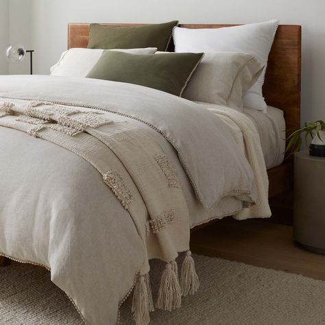 California King Bed Comforter Duvet Cover Sets, Bedroom Duvet Ideas, Natural Decor Bedroom, Trendy Bedding Comforter Sets Cozy, Cream Bedding With Pop Of Color, Bedroom Duvet Covers Ideas Color Schemes, Tan Duvet Cover Bedroom, Muslin Duvet Cover, Above King Bed Decor