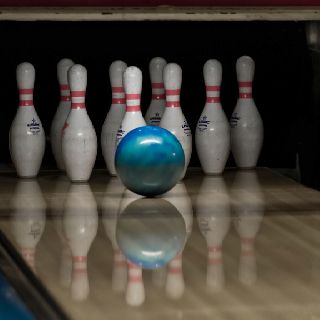 #bowling #pins #strike Bowling Wallpaper, Wallpaper For Room, Usa Wallpaper, Bowling Games, Disney Channel Original, Bowling Balls, Indoor Design, Bowling Alley, Bowling Pins