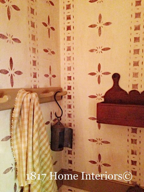 Vintage Wall Stencil, Colonial Wallpaper, Stenciled Walls, Mexican Interior Design, Vintage Kids Room, Mural Stencil, Wall Stencil Patterns, Primitive Walls, Wallpaper Stencil