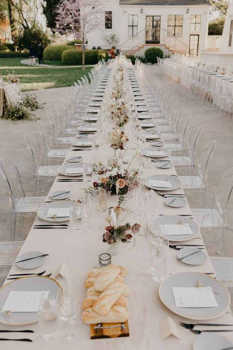 Neutral Wedding Inspiration | Minimalist Chic | Ghost Chairs | Modern Wedding Inspiration | 2019 Wedding Trends | Park Winters Wedding Wedding Inspiration Minimalist, Minimal Wedding Inspiration, Chic Minimal Wedding, Park Winters Wedding, Minimal Wedding Reception Decor, Clear Chairs Wedding, Minimal Wedding Reception, Modern Outdoor Wedding, Minimalist Wedding Ideas