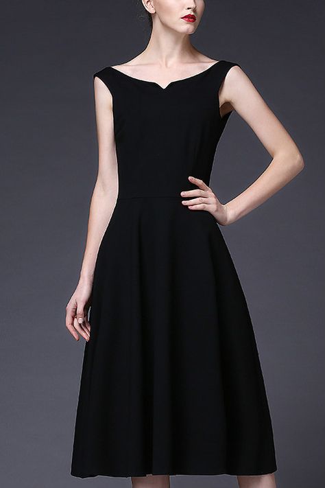 Black Boat Neck Sleeveless Dress Rok Midi, Casual Formal Dresses, Famous Outfits, Dresses Unique, Designer Midi Dresses, Midi Dress Style, White Bodycon Dress, Midi Short Sleeve Dress, Evening Dresses Elegant