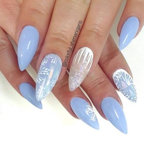 white-blue-nail-polish-winter-acrylic-nails-icy-snowflakes-decorations-on-different-fingers Blue Christmas Nails, Nail Art Noel, Winter Manicure, Winter Nails Acrylic, Nail Colors Winter, Easy Nails, Apple App, Winter Nail Art, Winter Nail Designs