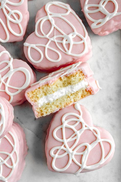 Copycat Little Debbie Valentine Cakes - My Messy Kitchen Little Debbie Heart Cakes, Little Debbie Recipes, Copycat Little Debbie, Valentine's Sweets, Valentines Cakes, Valentine Cakes, Everyday Cakes, White Almond Bark, Snack Cakes