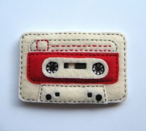 credit card or business card case 70s Cassette, Felt Phone Cases, Felt Phone, Felt Magnet, Felt Gifts, Cassette Tape, Retro 70s, Felt Diy, Vintage Music