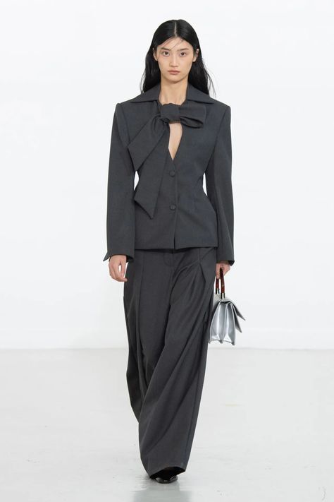 Maitrepierre Fall 2024 Ready-to-Wear Runway, Fashion Show & Collection Review [PHOTOS] Paris Fashion Week Runway, Slim Fit Blazer, Slim Fit Blazers, Fall Winter 2024, Fitted Blazer, Fashion Show Collection, Suit Fashion, Winter 2024, Fall 2024