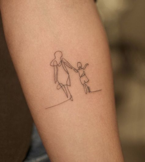 Mom Fine Line Tattoo, Daughter And Son Tattoo For Mom, Mom Holding Baby Tattoo, Tattoo Mother And Children, Tattoo Ideas Son, Mamma Tattoo, Mum And Daughter Tattoo, Amor Tattoo, Family Tattoo Ideas