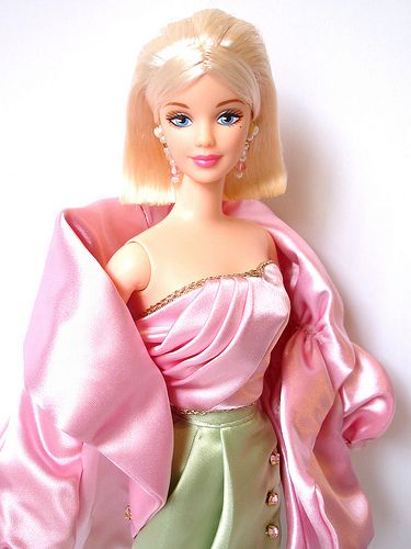 Classique Evening Sophisticate Barbie 1998 | Flickr - Photo Sharing! Barbie In Pink, Barbie Pp, Retro Style 90s, Barbie Collectibles, Barbie Photos, Steffi Love, Barbie Signature, Classy Looks, Barbie Gowns