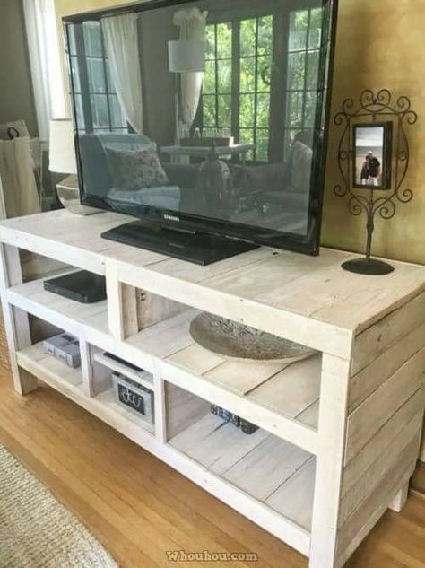 Easy Diy Tv Stand, Pallet Furniture Tv Stand, Tv Stand Plans, Pallet Tv Stand, Pallet Tv, Pallet Tv Stands, Swivel Tv Stand, Diy Storage Rack, Tv Stand Designs