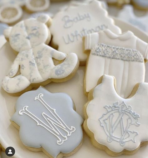 French Baby Shower, Boy Shower Themes, Baby Boy Sprinkle, Preppy Baby, Classy Baby Shower, Sprinkle Shower, Thoughts And Prayers, White Baby Showers, Elegant Baby Shower