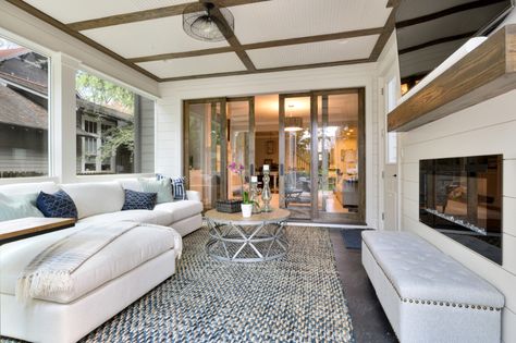 Transitional Sunroom, Modern Craftsman Exterior, Coastal Sunroom, Sunroom Remodel, Four Seasons Room, White Molding, Sunroom Ideas, Modern Family Rooms, Kitchen Transitional