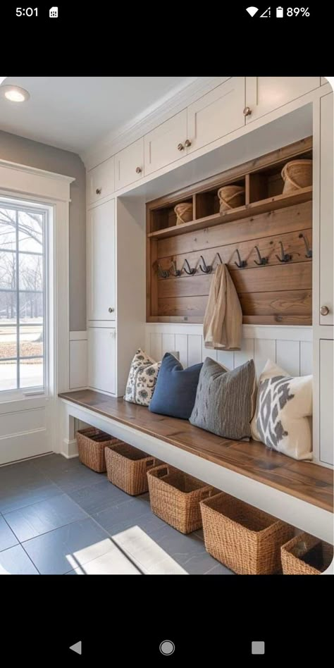 Mud Room Laundry Room Combo, Bench Shoe Storage, Mudroom Cubbies, Mudroom Remodel, Arizona House, Mudroom Decor, Mudroom Design, Entryway Mudroom, Cottage Interiors