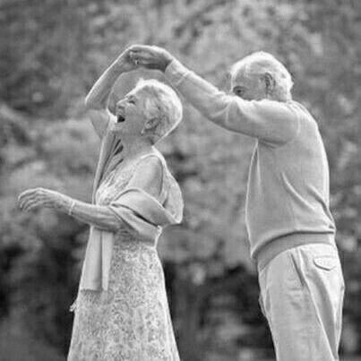 Cute Old Couples, Older Couple, Old Fashioned Love, Old Couple, Growing Old Together, 사진 촬영 포즈, Old Couples, Grow Old, The Love Club