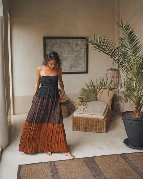 56468d5607a5aaf1604ff5e15593b003 Vetement Hippie Chic, Looks Hippie, Look Boho Chic, Color Block Maxi Dress, Estilo Hippie, Bohemian Maxi, Mode Boho, Couture Mode, Bohemian Maxi Dress