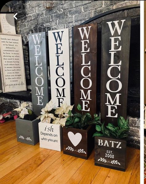 Welcome Planter, Planter Box Diy, Diy Planter Box, Door Signs Diy, Wooden Welcome Signs, Projets Cricut, Porch Welcome Sign, Diy Wooden Projects, Welcome Signs