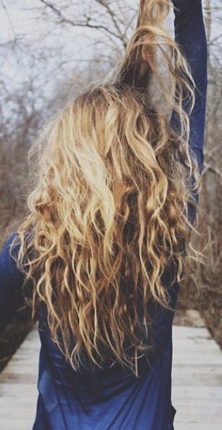 Pretty much about as messy as mine, but i like the colour Ombre Highlights, Hair 2024, Wild Hair, Beachy Waves, Good Hair Day, Mermaid Hair, Hair Envy, Dream Hair, Long Curly Hair