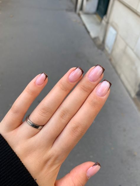 #frenchnails #shortnails #brown Cute Brown Short Nails, Short Square Brown French Tip Nails, Brown Square French Tip Nails, Brown French Nails Square, Brown French Tip Nails Square Short, Brown French Tips Square, Brown French Tip Square, Brown Short French Tip Nails, French Tips Long Square