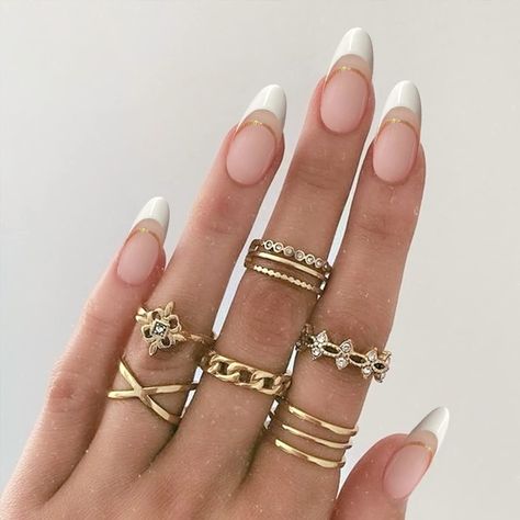 White Gold Tip Nails, White French Tip Nails With Gold Line, White And Gold Oval Nails, White Tip With Gold Line Nails, Nails For Egypt, White French With Gold Line, Nails For Gold Dress Prom, White French Tips With Gold Line, Prom Nails Gold And White