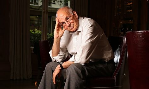 Daniel Kahneman: ‘What would I eliminate if I had a magic wand? Overconfidence’ Daniel Kahneman, Thinking Fast And Slow, Effective Meetings, Science And Nature Books, Fast And Slow, Technology Trends, Psychology Facts, Magic Wand, Psychologist