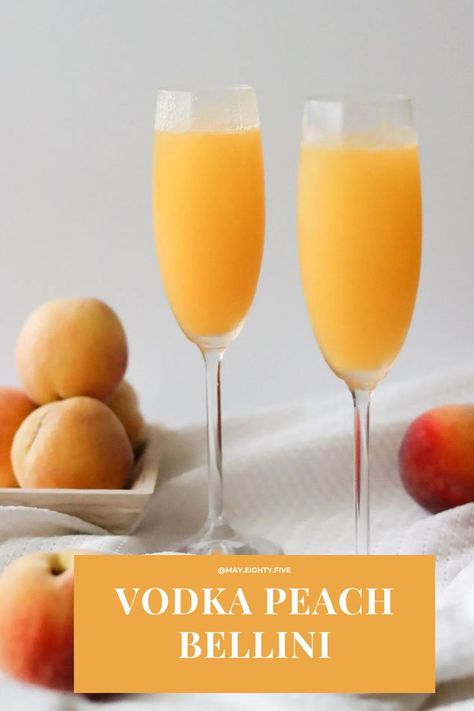 Vodka Peach Bellini - kick off your weekend with this easy 3 ingredient cocktail. All you need is frozen peaches, Prosecco and Vodka. Cheers to that! Vodka Recipes Easy, Peach Bellini Recipe, Frozen Peach Bellini, Prosecco Drinks, Vodka Cocktails Easy, Bellini Recipe, Peach Vodka, Frozen Peaches, Cheers To That