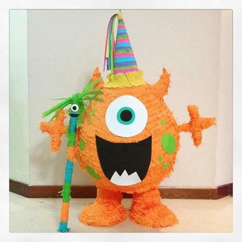 Piñata Monster Pinata, Monster Birthday Cakes, Little Monster Party, Monster First Birthday, Little Monster Birthday, Monster 1st Birthdays, Boys Birthday Party Decorations, Boy Birthday Party Themes, Monster Birthday Parties