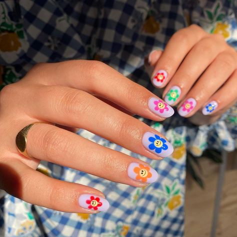 Nails For 10yrs Old, Nails For 10, Detailed Nail Art, Kids Nail Designs, Cute Summer Nail Designs, Summer Nails Beach, Dot Nail Art, Cute Simple Nails, Blue Acrylic Nails