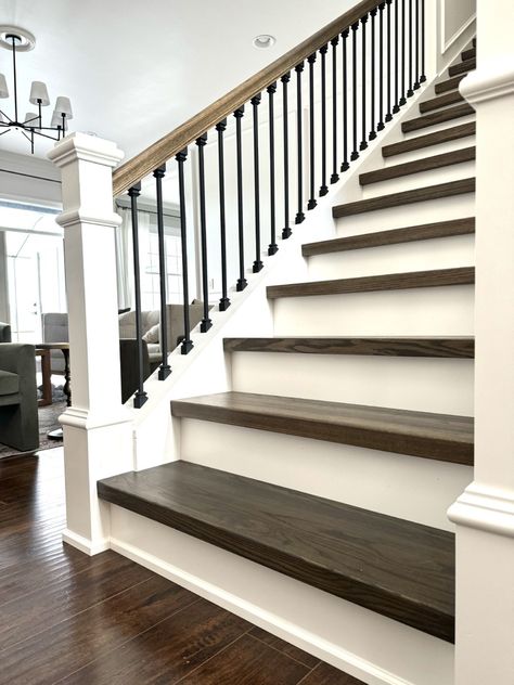 Stair Tread Makeover - Sawdust 2 Stitches stair tread makeover Stair Railing Makeover, Diy Staircase Makeover, Stairs Makeover Ideas, Stair Renovation, Stair Rails, Stairs Renovation, Stair Makeover, Staircase Railing Design, Diy Staircase