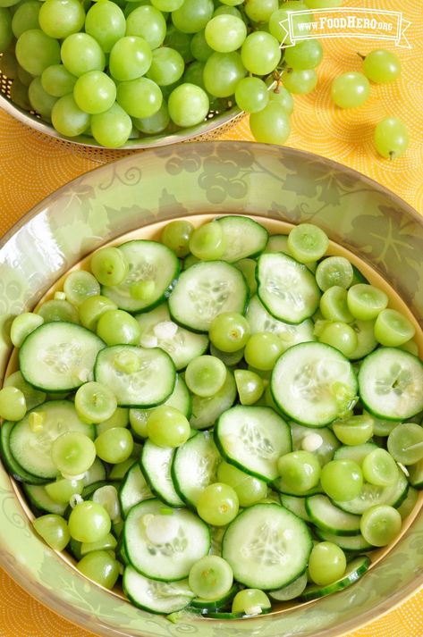 Grape And Cucumber Salad, Cucumber Grape Salad, 21 Day Fix Salad, Cucumber Ideas, Recipes For Healthy Skin, Salads Green, Homemade Vinegar, Cucumber Onion, Salad Inspiration