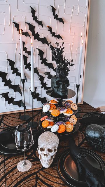 Abby on Instagram: "A Halloween table scape from @walmart 💀 AD/ Halloween might just be my favorite holiday to decorate for…. I blame it on my love of black 😜🖤 Linking everything seen here! It can all be shopped by following me on the @shop.ltk app: https://liketk.it/3QkkV #ad #walmart #walmarthome #walmartstyle #homedecor #homestyle #interiordesign #tablescape #tablesetting #halloween #halloweendecor #halloweencookies" Spooky Halloween Tablescape Party, Spooky Halloween Tablescape, Halloween Table Scape, Spooky Sweetheart Table, Creepy Tablescape, Doughboy Pool, Orange And Black Halloween Tablescape, Walmart Style, Walmart Home