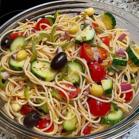 Refreshing California Spaghetti Salad: The Ultimate Summer Dish! – Easy Instant Recipes California Spaghetti Salad Recipe, California Spaghetti Salad, California Pasta, Baked Cabbage Steaks, California Spaghetti, Baked Cabbage, Spaghetti Salad, Cabbage Steaks, Zesty Italian Dressing