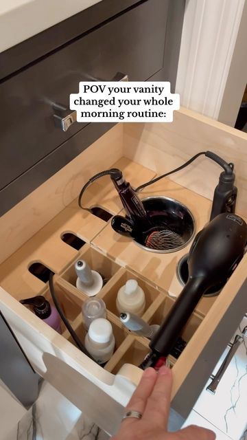 Docking Drawer™ on Instagram: "Add power and purpose to your vanity drawers 🔌 ⚡️ Create a powered styling drawer or pull out organizer to safely power and stow hair dryers, hot tools, electric toothbrushes, shavers and more. @Ripley67 has the right idea! #vanity #bathroom #vanitydrawer #bathroomdrawer #bathroomremodel #vanityremodel" Bathroom Vanity Organization Ideas, Pull Out Organizer, Docking Drawer, Tool Drawer Organizer, Bathroom Vanity Organization, Family Room Remodel, Tool Drawers, Home Door Design, Bathroom Drawers