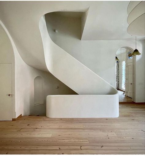 Staircase Wall Design, Stairwell Ideas, Unique Interiors, Minimal Living Room, Beauty Of Simplicity, Stairs Architecture, Stairway Design, Interior Design Concepts, Marketing Branding