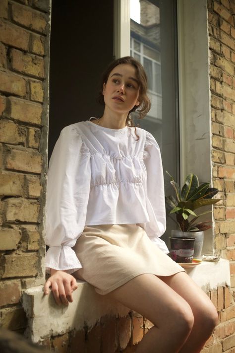 White Flowy Shirt, White Puff Sleeve Top, Blouse Puff Sleeve, Galaxy Stuff, Victorian Blouse, White Ruffle Blouse, Modern Hippie, Fashion Design Patterns, Flowy Shirt