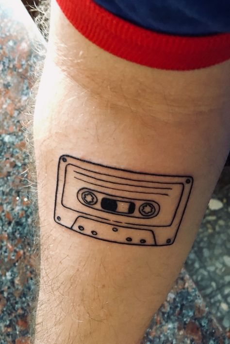 Music Tape Tattoo, Casette Tape Tattoo, Rock And Roll Tattoos, 80s Tattoo Ideas, Cassette Tape Tattoo, Radio Tattoo, Cassette Tattoo, Punk Tattoo Ideas, Tape Tattoo