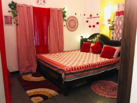 Indian Room Decor Bedroom Designs, Middle Class Bedroom, Simple Bedroom Makeover, Red Bedroom Aesthetic, Class Bedroom, Bedroom Ideas For Small Rooms Indian, Ideas Small Bedroom, Bedroom Decor Indian, Bedroom Designs For Couples