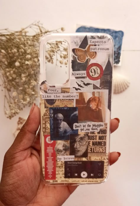 Harry Potter Vintage Stickers, Harry Potter Mobile Cover, Harry Potter Phone Case Aesthetic, Harry Potter Phone Cover Ideas, Phone Cover Journal, Harry Potter Phone Case Diy, Transparent Phone Cover Ideas, Harry Potter Phone Cover, Case Hp Design