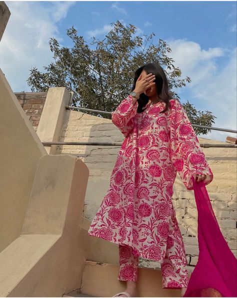 Fitted Block Print Lawn Suit For Eid, Fitted Printed Lawn Suit For Eid, Pink Printed Kurta For Eid, Pink Block Print Lawn Suit For Eid, Noor Khan, Desi Girl Aesthetic Kurti, Style Outfits Summer, Indian Dress Up, Summer Vibes Aesthetic