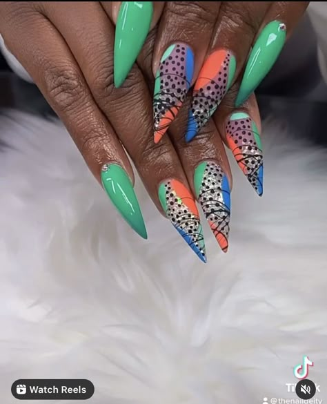 Inspirational Nails, Bandana Nails, 90s Nails, Nail Magic, Tape Nail Art, 2022 Nails, Funky Nail Art, Curved Nails, Retro Nails