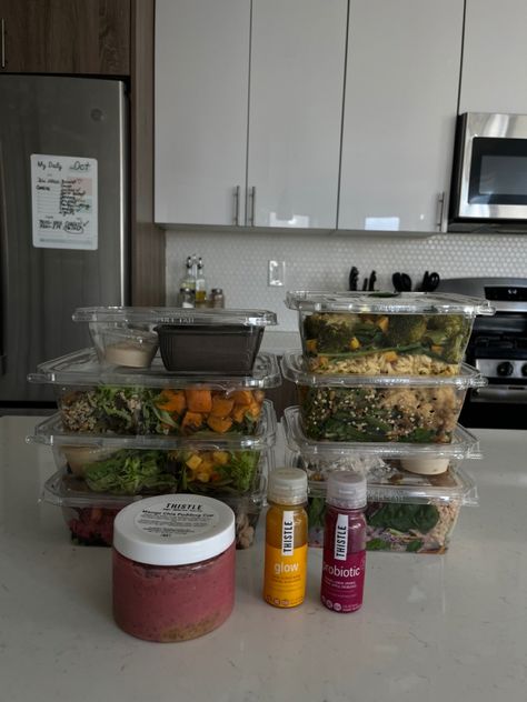 Ready to eat meals, aesthetic, aesthetic, kitchen, premade meals for delivery service Instagram story Meal Prep Aethstetic, Meal Prep Instagram Story, Meal Prep Asthetic Picture, Meal Planning Aesthetic, Food Delivery Aesthetic, Bulk Aesthetic, Meal Prep Aesthetic, Premade Meals, Meals Aesthetic