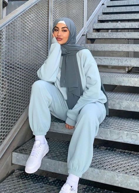 Outfit Jogging Hijab, Muslim Casual Outfit, Casual Outfits Modest, Outfit Jogging, Sports Hijab, Jogging Outfit, Jogger Pants Outfit, Stile Hijab, Outfit Gym