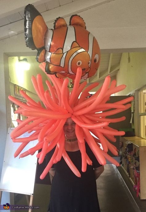 Clown Fish Costume, Lionfish Costume, Sea Anemone Costume, Anemone Costume, Jellyfish Halloween Costume, Balloon Costume, Finding Nemo Costume, Illusion Costumes, Creative Birthday Ideas