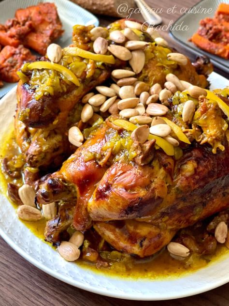 Poulet rôti au four à la marocaine (djaj daghmira) | Gâteau et cuisine Rachida Moroccan Chicken Recipe, Market Bakery, Morocco Food, Moroccan Recipes, Moroccan Cooking, Moroccan Dishes, Moroccan Chicken, Party Food Buffet, Oven Roasted Chicken