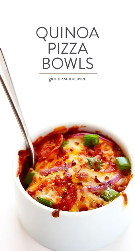 Easy Quinoa Pizza Bowls -- totally easy to customize with your favorite pizza toppings, and SO delicious!! (Bonus, they're also naturally gluten-free!) | gimmesomeoven.com Quinoa Pizza Bake, Vegan Pizza Bowl, Quinoa Pizza Bowls, Healthy Pizza Bowl, Quinoa Tomato, Pizza Quinoa, Pizza Bowls, Sausage Kale, Pizza Bowl