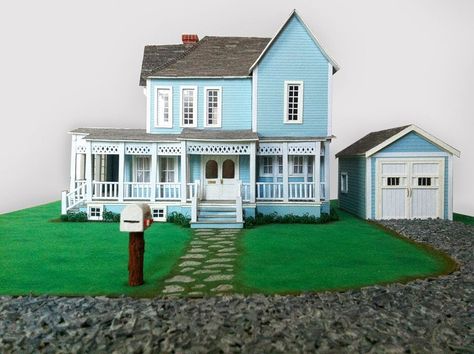 Gilmore Girls House, Gilmore Girls Lorelai, Brazilian Artist, Lorelai Gilmore, Stars Hollow, Girl House, Sims House, House Flooring, The Model