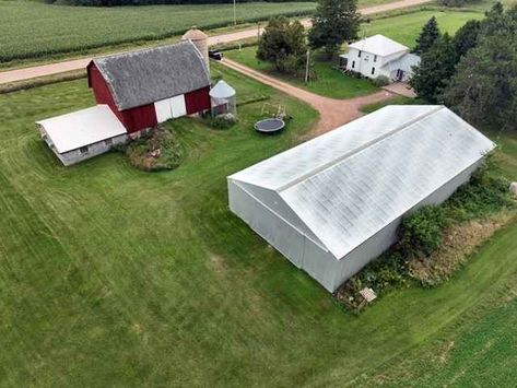 Farm Pond Landscaping Country Life, Buying Farm Land, Old Farmstead Pictures, State Farm Arena, Country Property, Farm Building, New England Horse Farms, Life Dreams, Hobby Farm